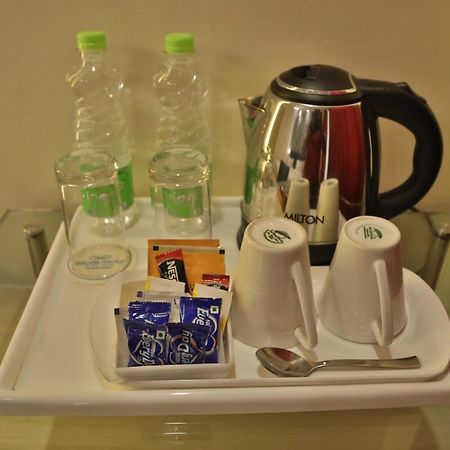 Sarovar Portico Naraina, Hotel New Delhi Eksteriør billede