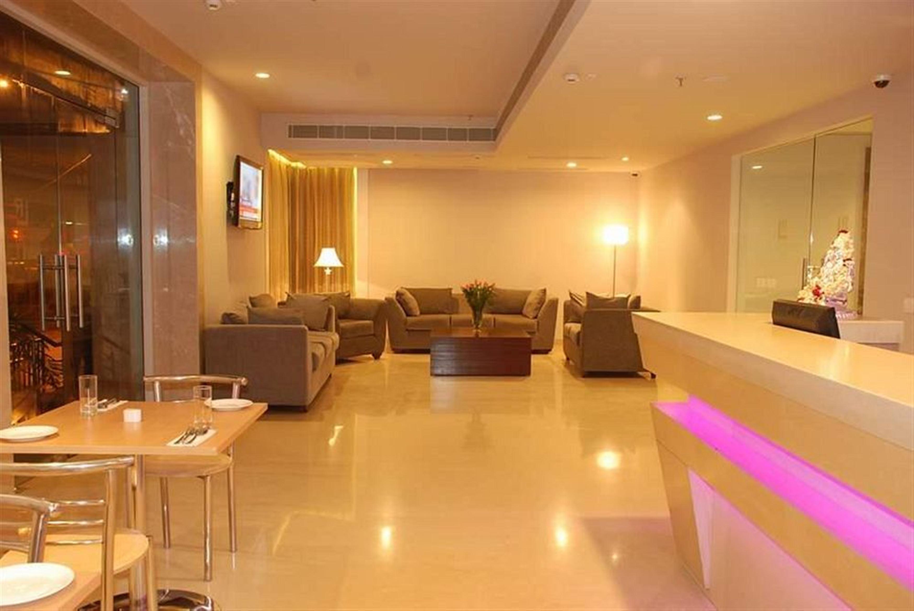 Sarovar Portico Naraina, Hotel New Delhi Eksteriør billede
