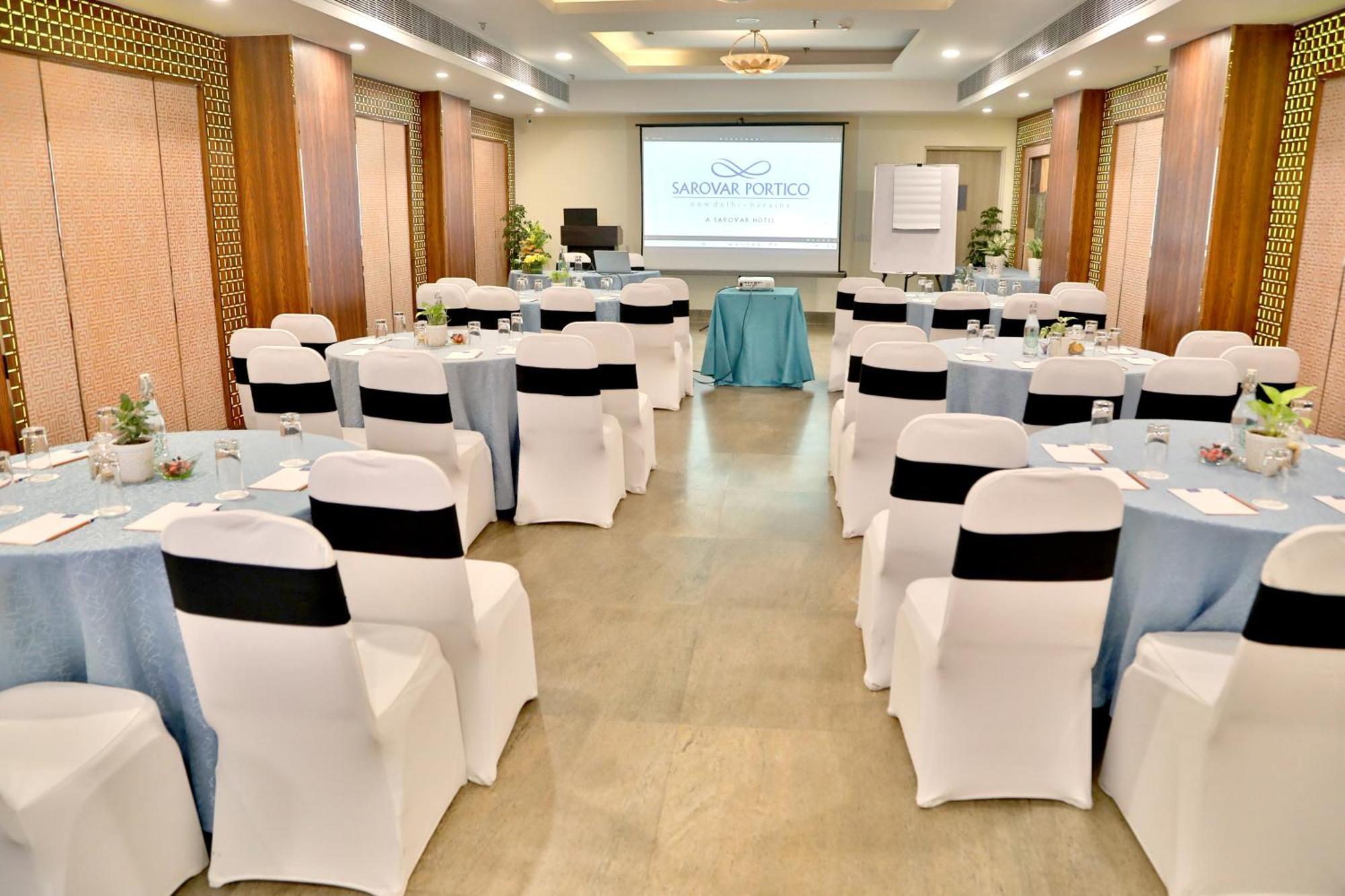 Sarovar Portico Naraina, Hotel New Delhi Eksteriør billede