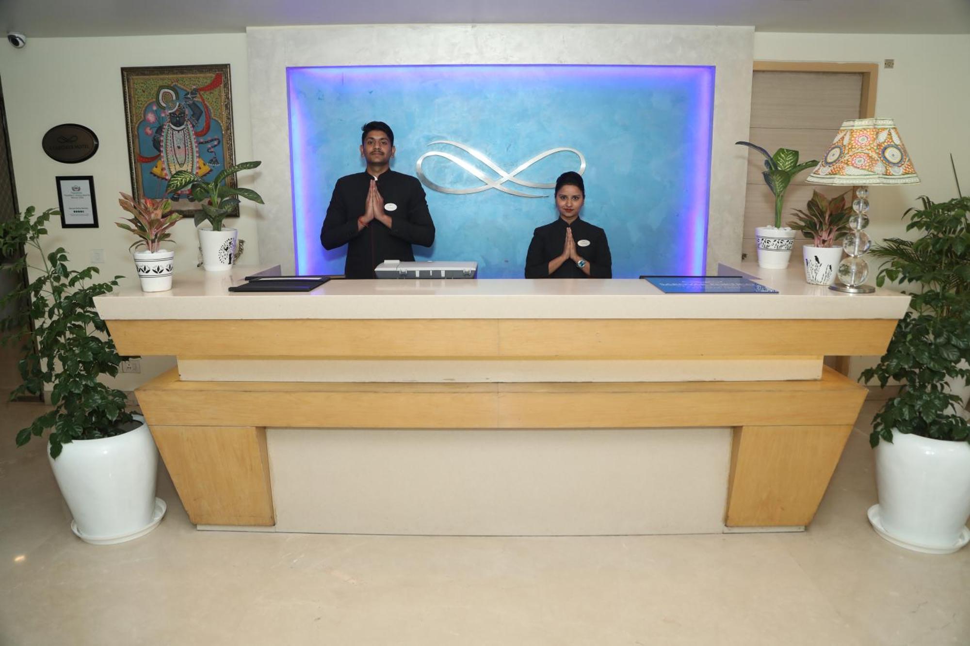 Sarovar Portico Naraina, Hotel New Delhi Eksteriør billede