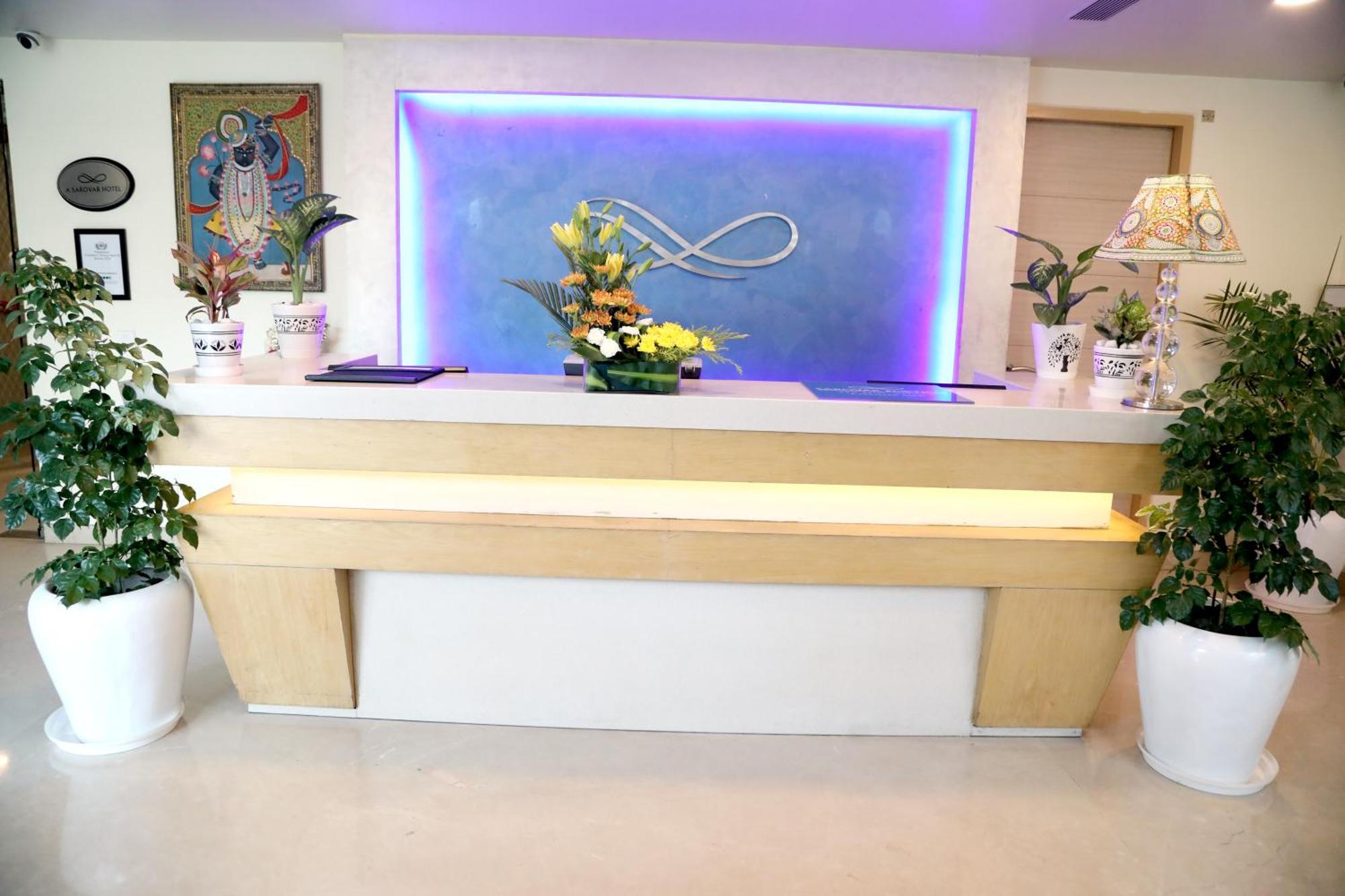 Sarovar Portico Naraina, Hotel New Delhi Eksteriør billede