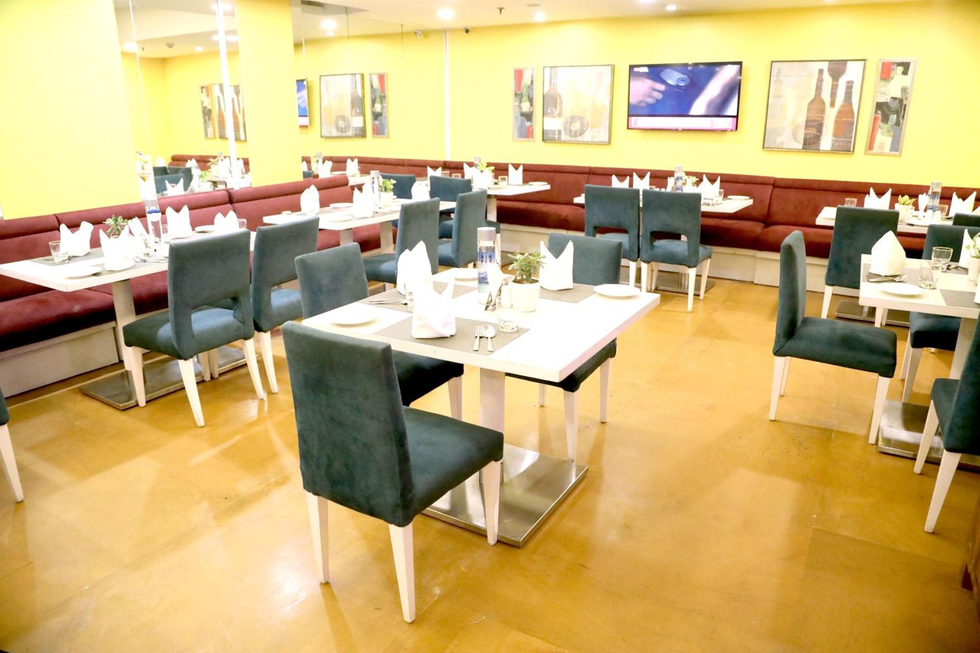 Sarovar Portico Naraina, Hotel New Delhi Eksteriør billede