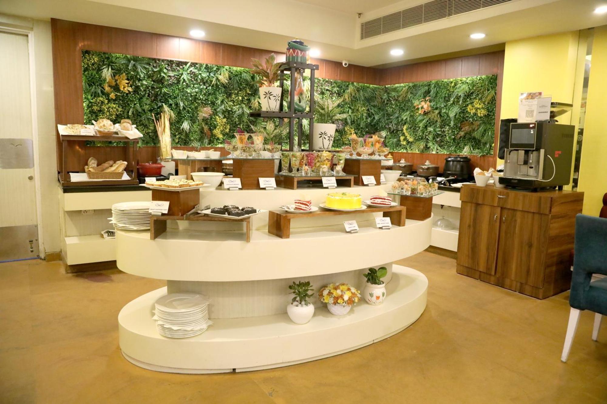 Sarovar Portico Naraina, Hotel New Delhi Eksteriør billede