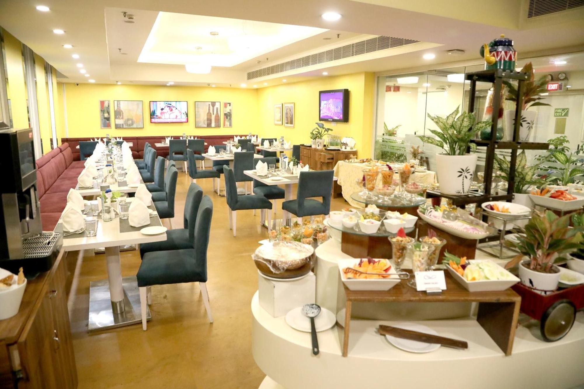 Sarovar Portico Naraina, Hotel New Delhi Eksteriør billede