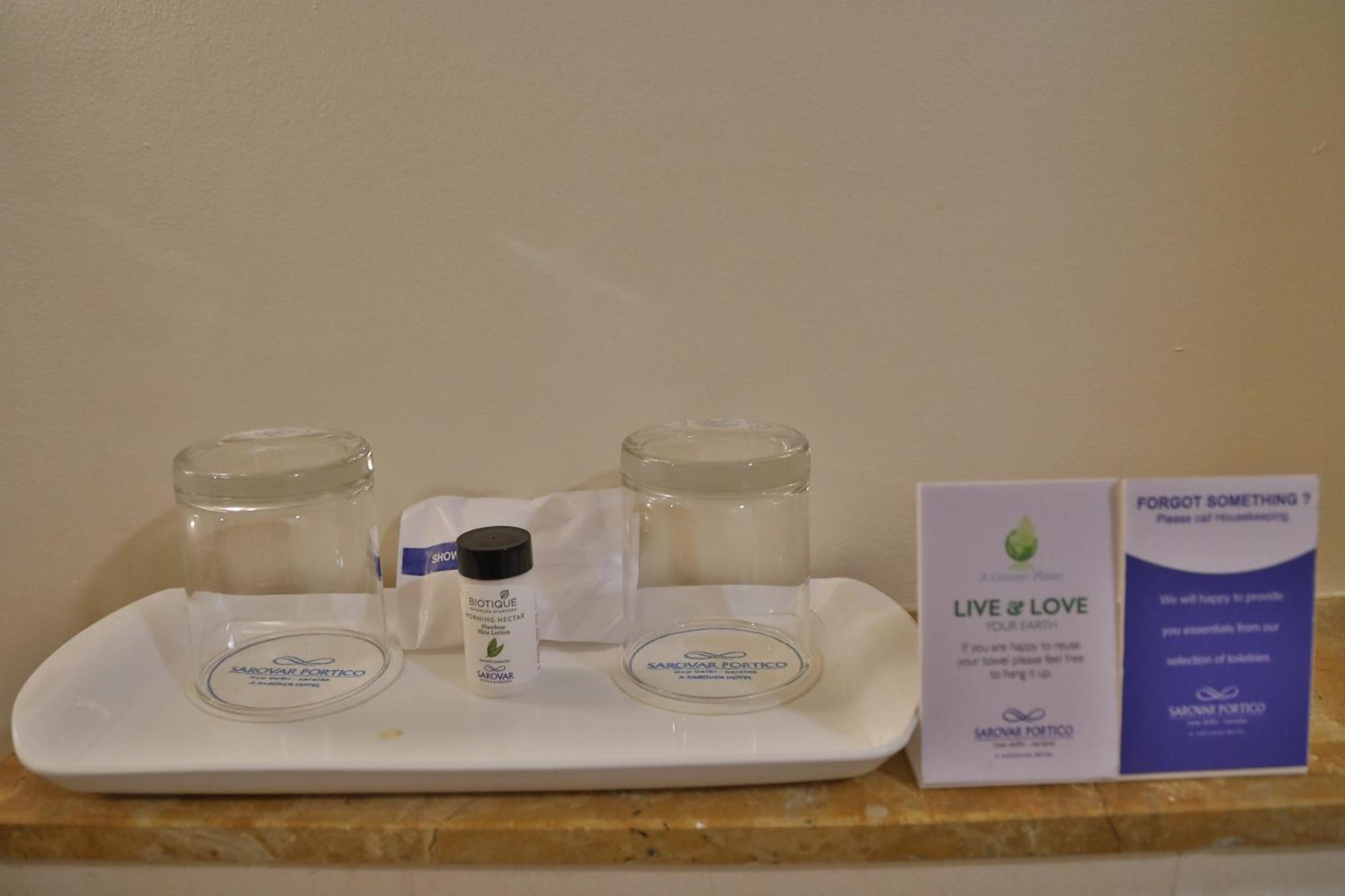 Sarovar Portico Naraina, Hotel New Delhi Eksteriør billede