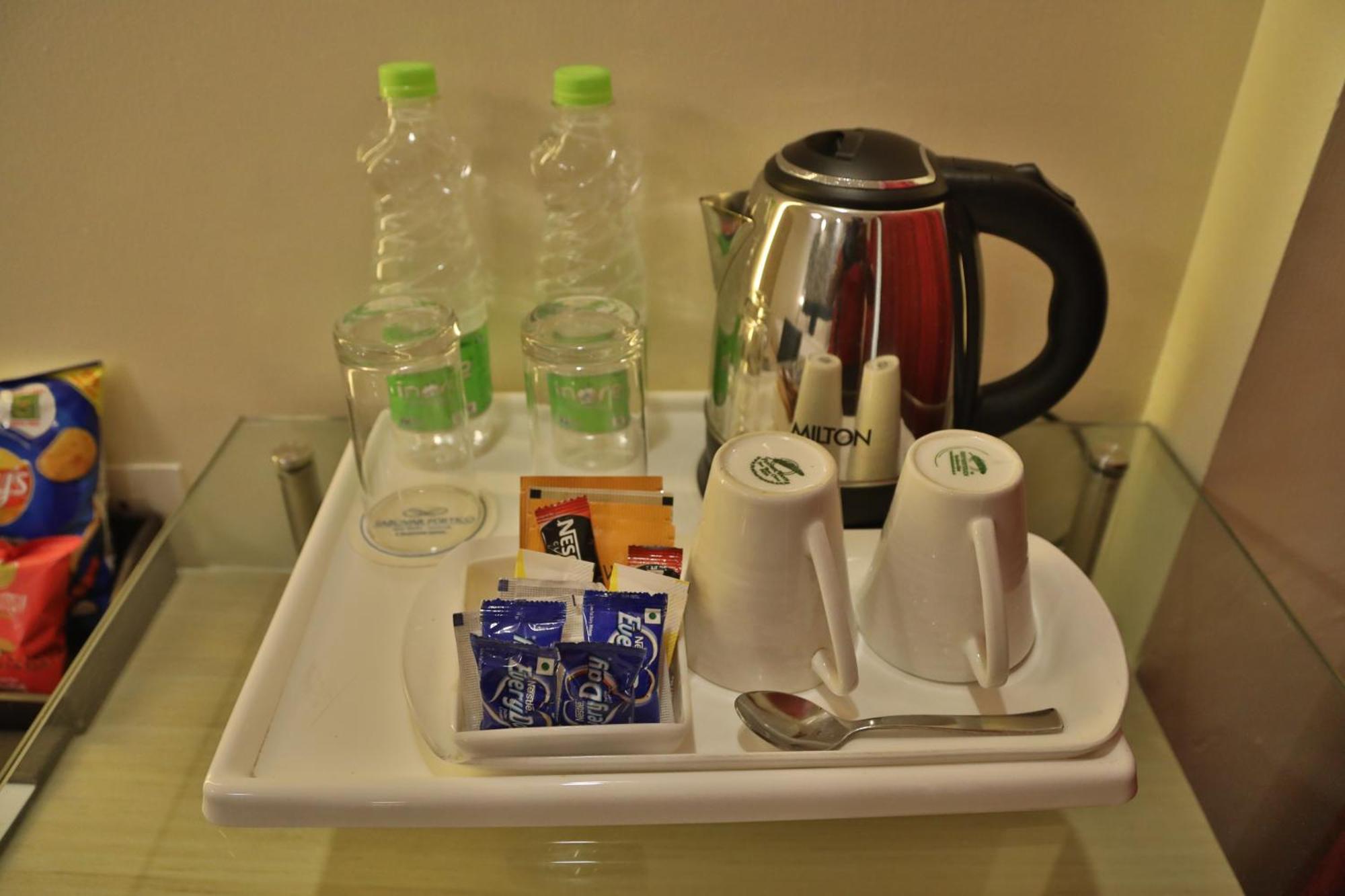 Sarovar Portico Naraina, Hotel New Delhi Eksteriør billede