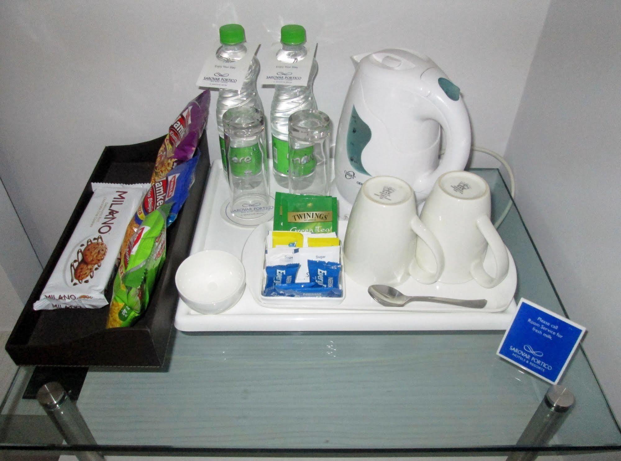 Sarovar Portico Naraina, Hotel New Delhi Eksteriør billede