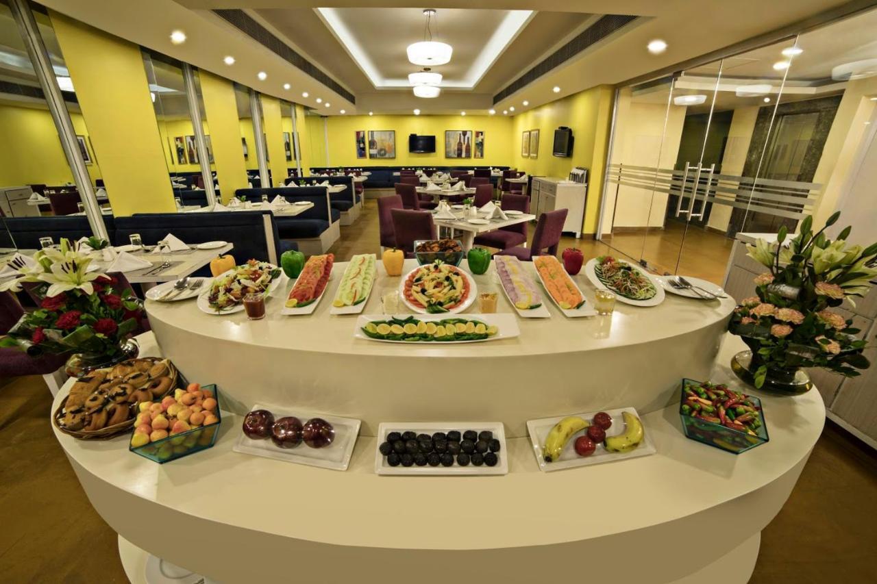 Sarovar Portico Naraina, Hotel New Delhi Eksteriør billede